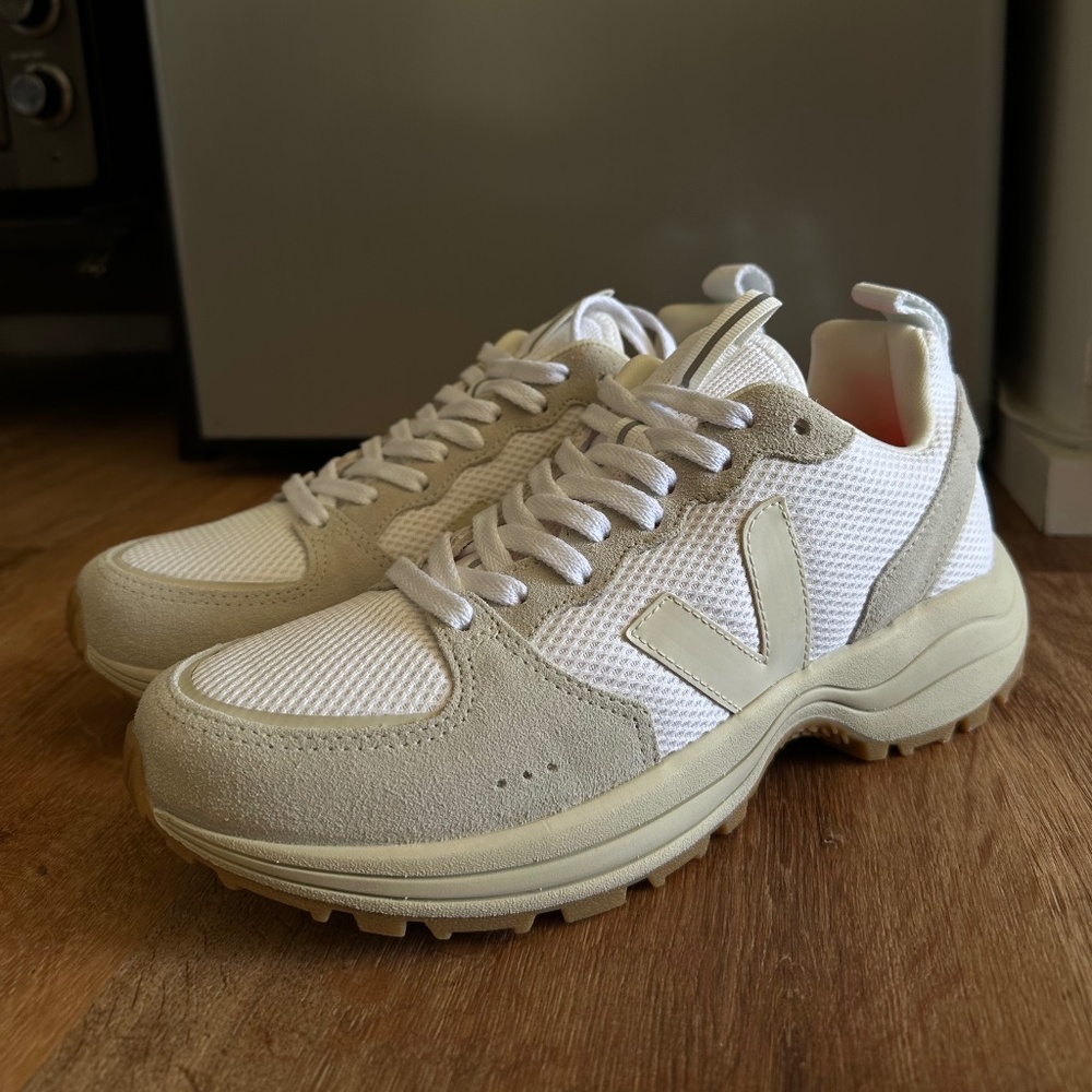 Venturi Veja Sneakers Size 10 Womens